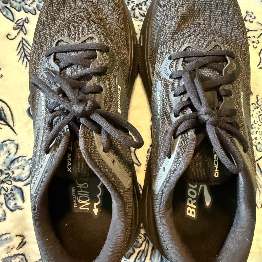 Brooks Ghost Max Black Running Shoes